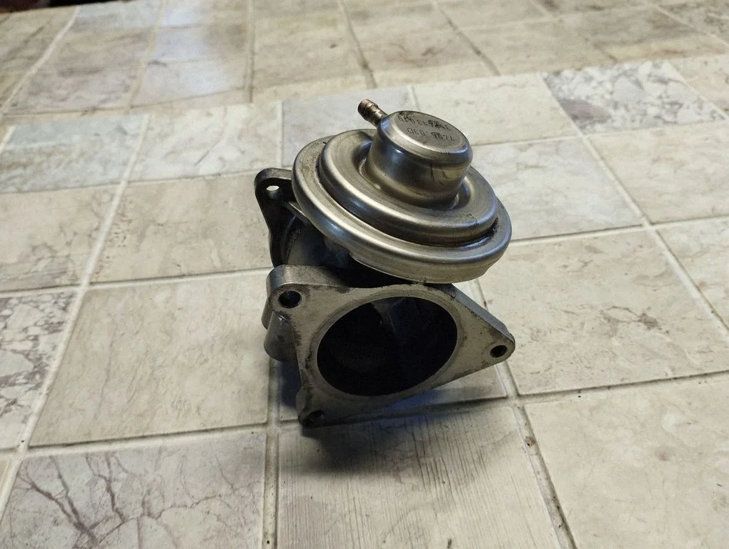 EGR-klapp – Toyota Corolla Verso E121 (2001-2004)