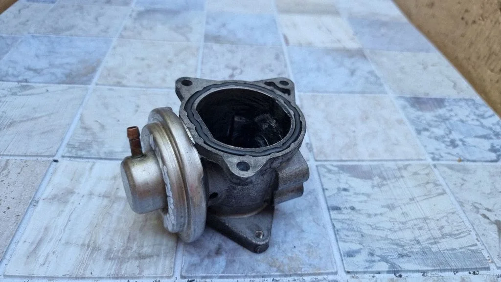 EGR valve 038131501AN