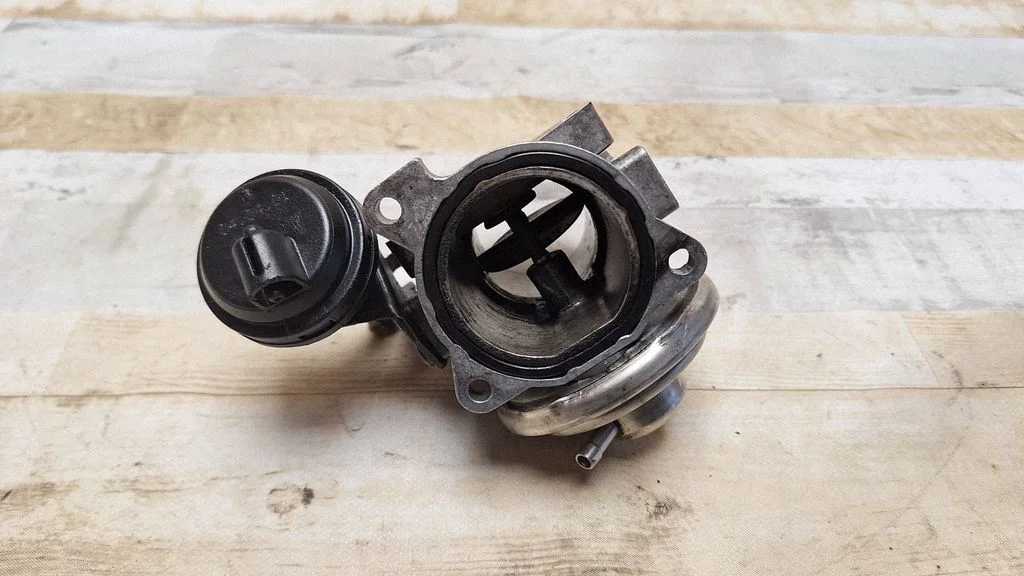 EGR valve 038131501E