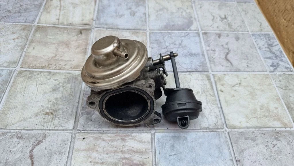 EGR valve 038131501E