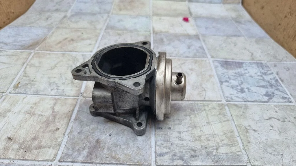 EGR valve 038131501AN