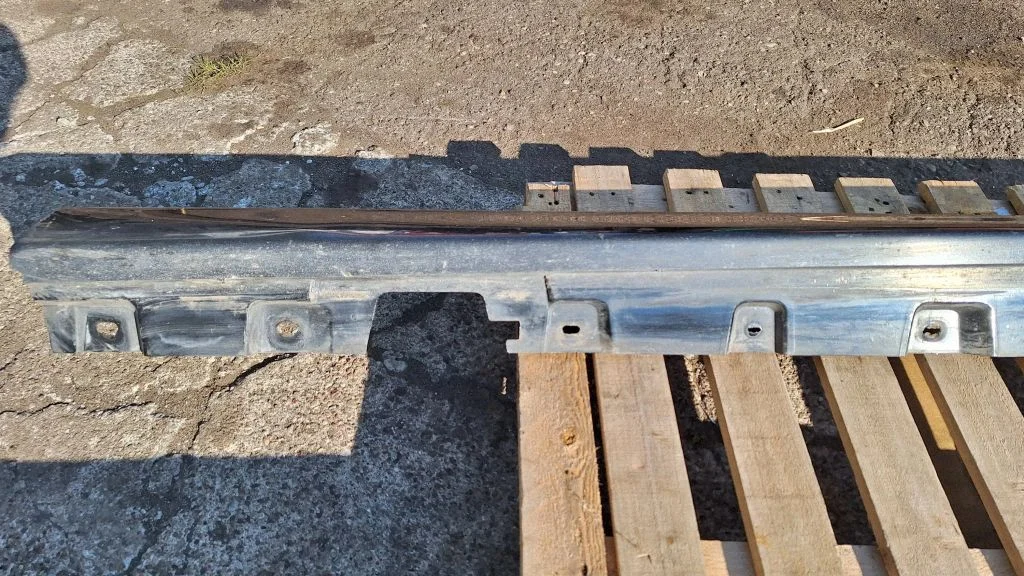 Sill 7184773