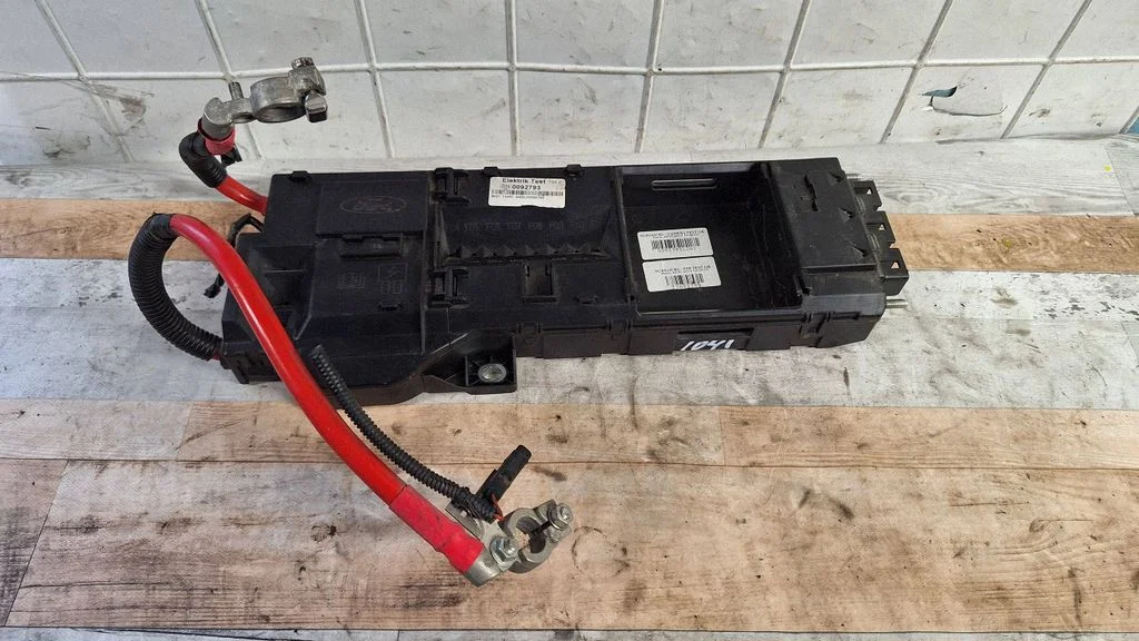 Positive wiring loom BK2T14B144BA