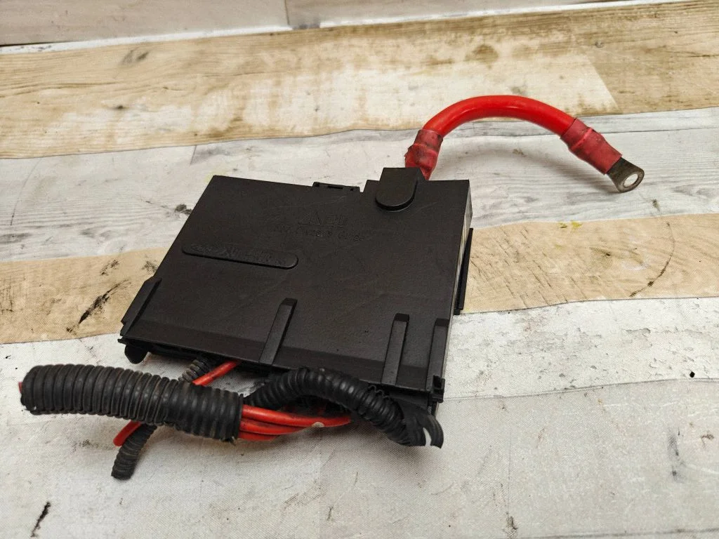 Plussjuhtmete ühendussõlm 2S6T14A076AA