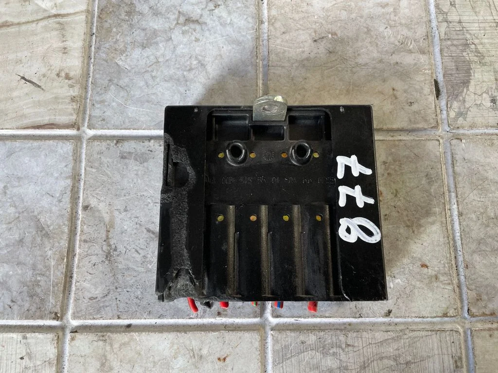 Plussjuhtmete ühendussõlm A0035453501