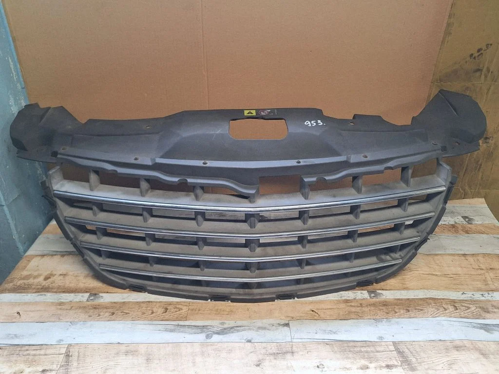 Atrapa przednia (grill) 04857626AA