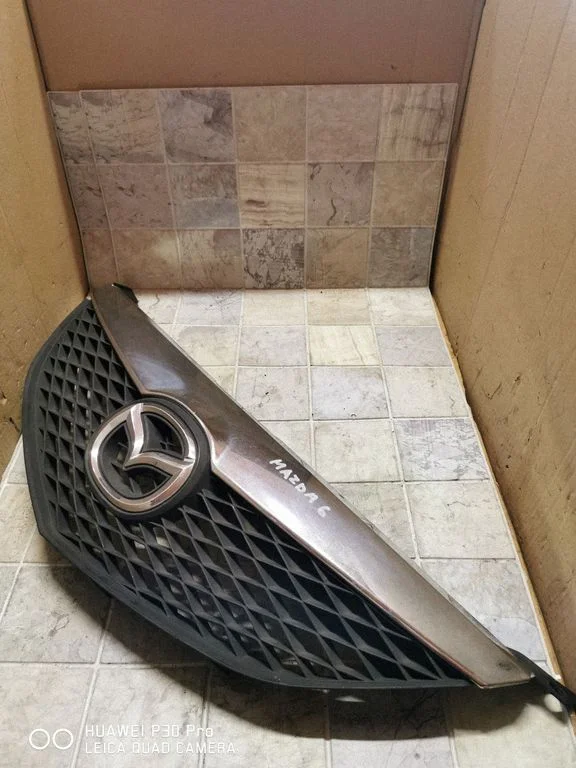 Front grill GJ6A50712