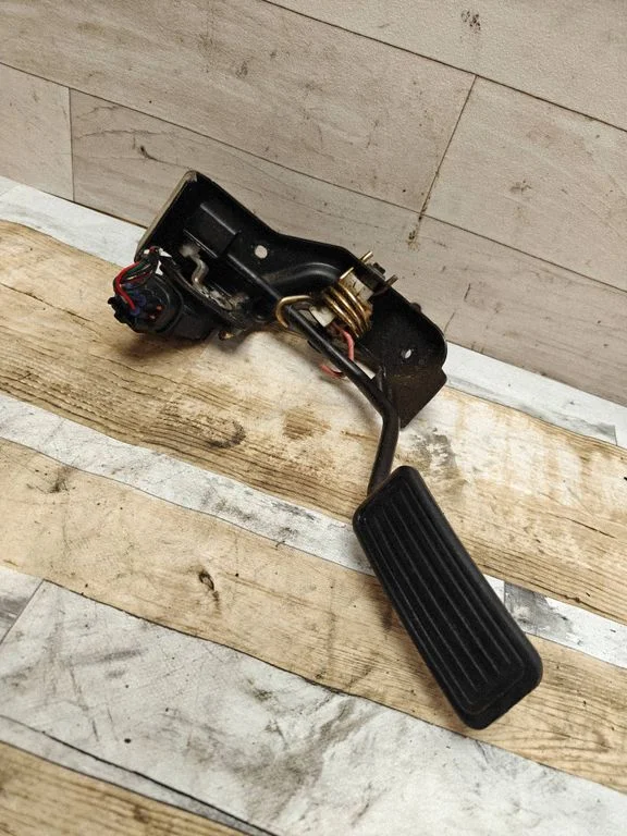 Accelerator throttle pedal 8928147010