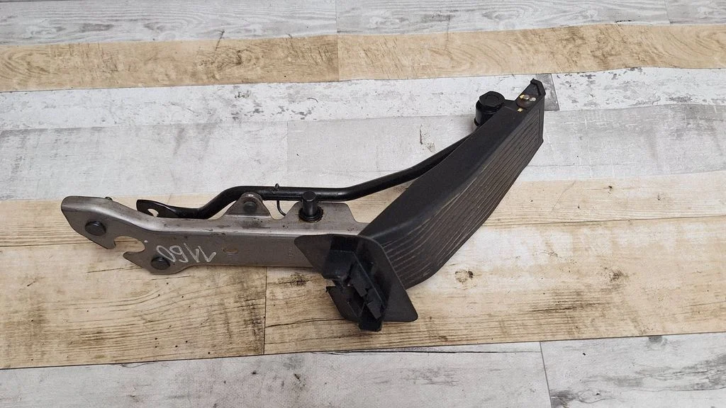 Accelerator throttle pedal – Honda Accord (2003-2007)