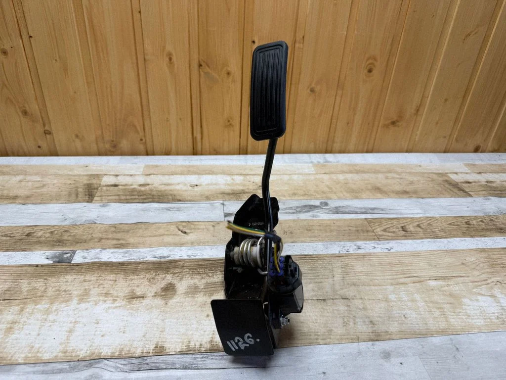 Accelerator throttle pedal 7811135030