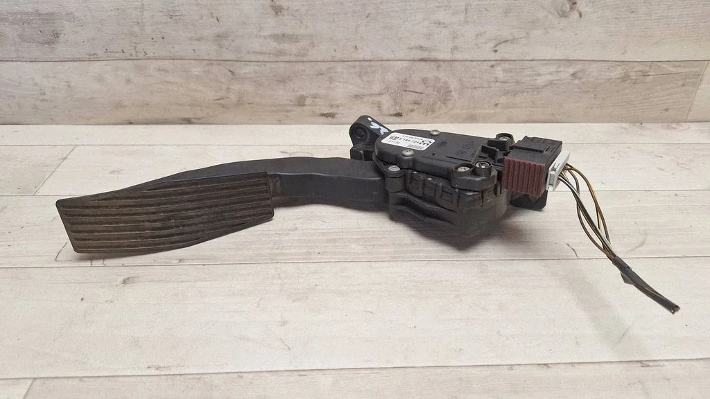 Accelerator throttle pedal 9186724