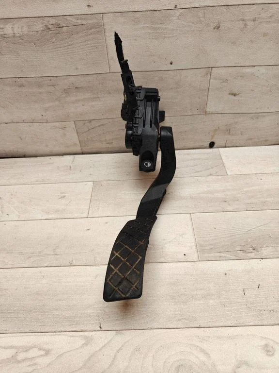 Accelerator throttle pedal 6PV00837506