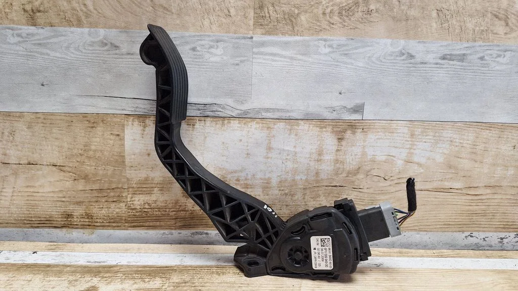 Accelerator throttle pedal 9681844080