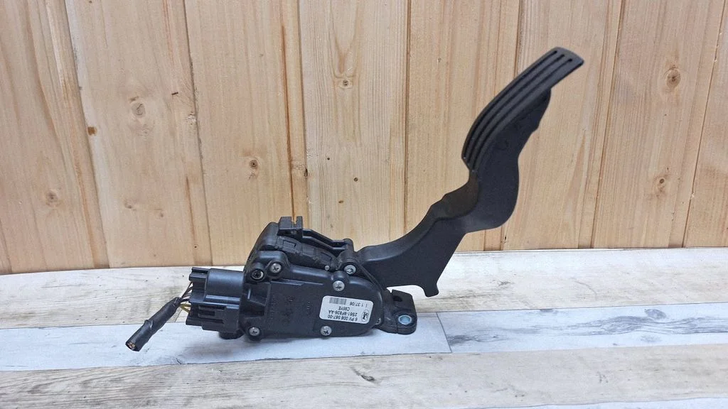 Accelerator throttle pedal 6PV00856700