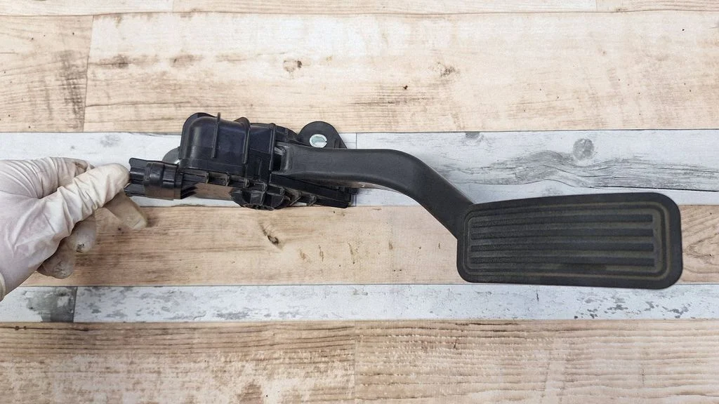 Accelerator throttle pedal 198800