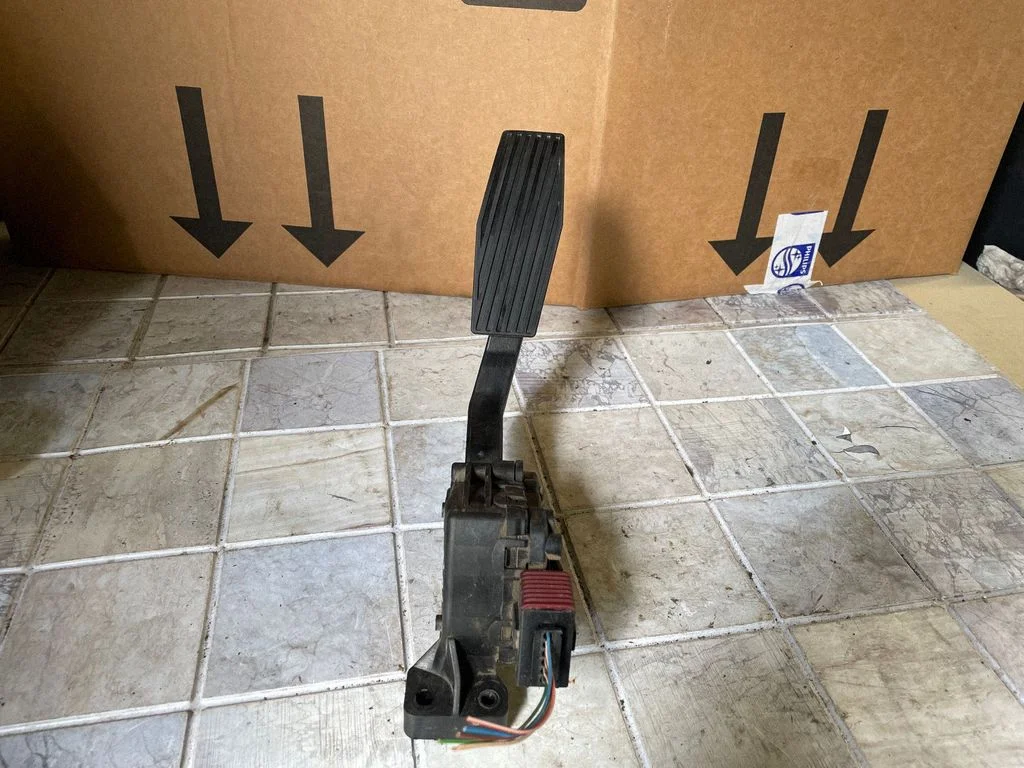Accelerator throttle pedal 6PV00832200