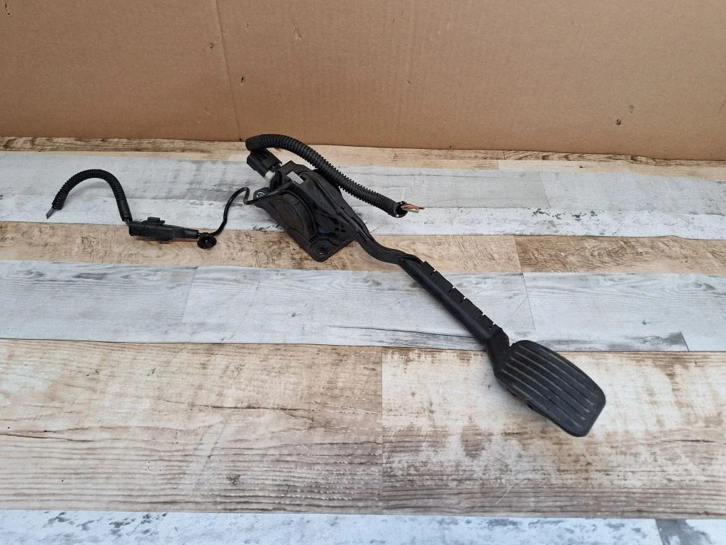 Accelerator throttle pedal 9651510780