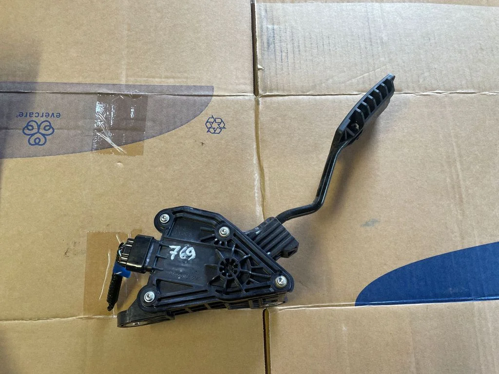 Accelerator throttle pedal – Honda CR-V (2007-2012)