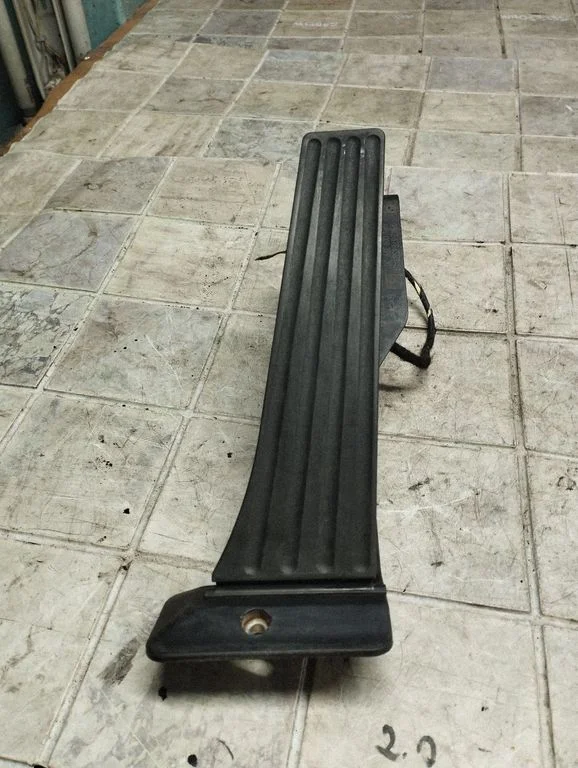 Accelerator throttle pedal – BMW 1 Series E81 E87 (2004-2011)
