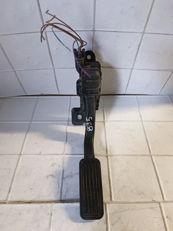Accelerator throttle pedal 198800