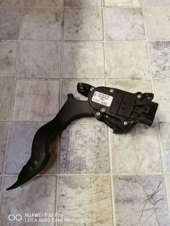 Accelerator throttle pedal 6PV00856700