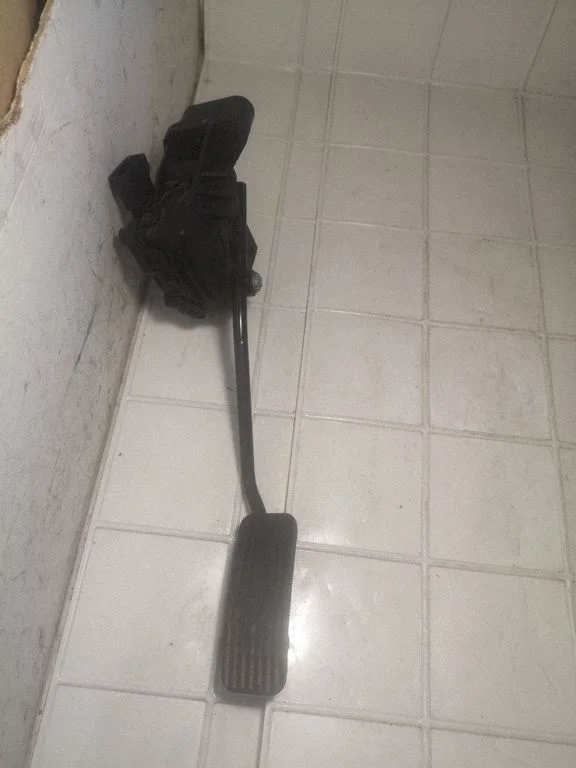Accelerator throttle pedal 9202343
