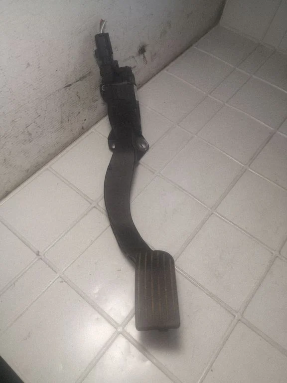Accelerator throttle pedal 968143438000
