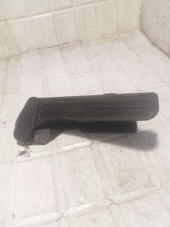 Accelerator throttle pedal 1K2721503M