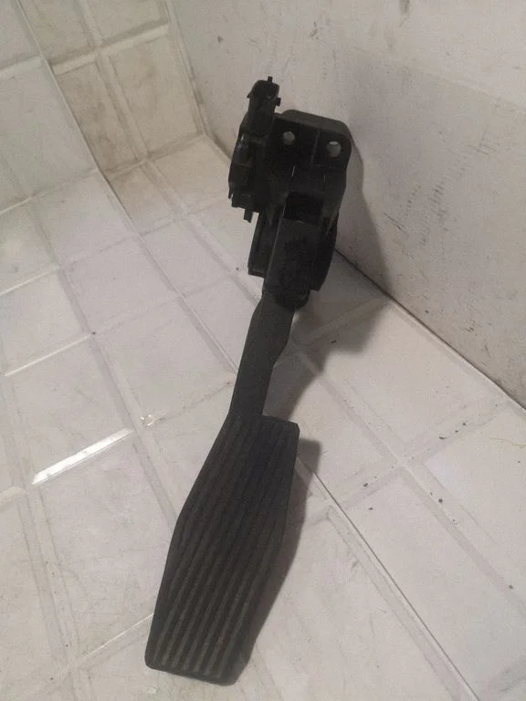 Accelerator throttle pedal 0281002236