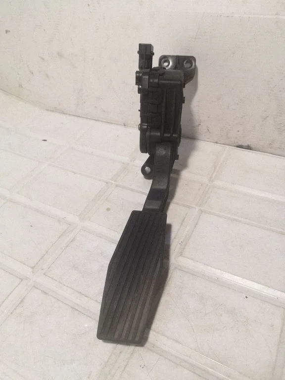 Accelerator throttle pedal 9186725