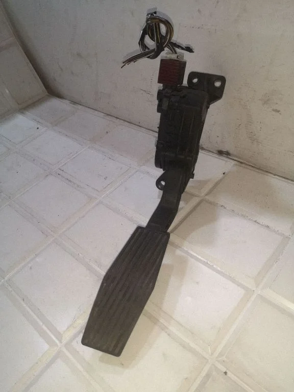 Accelerator throttle pedal 9186724