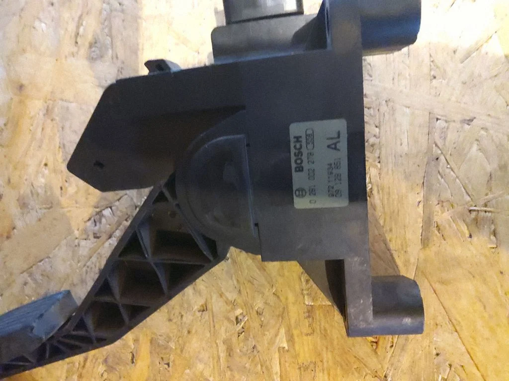 Accelerator throttle pedal 0281002278