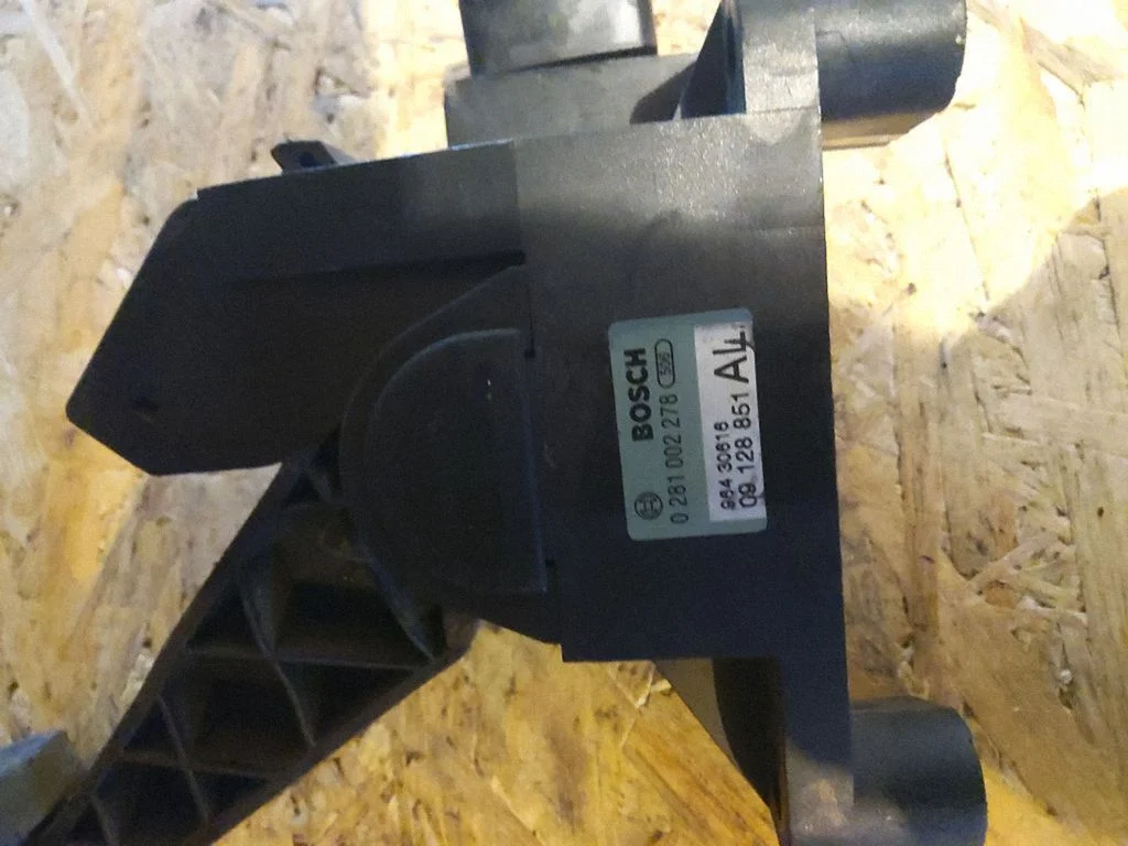 Accelerator throttle pedal 0281002278