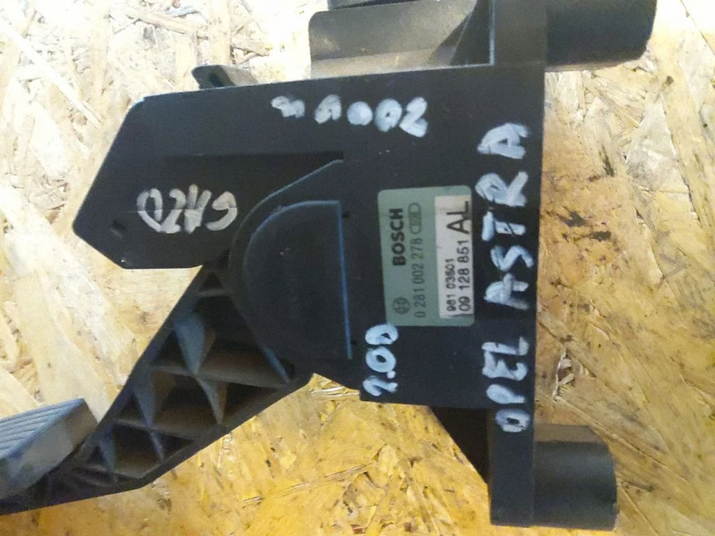 Accelerator throttle pedal 0281002278