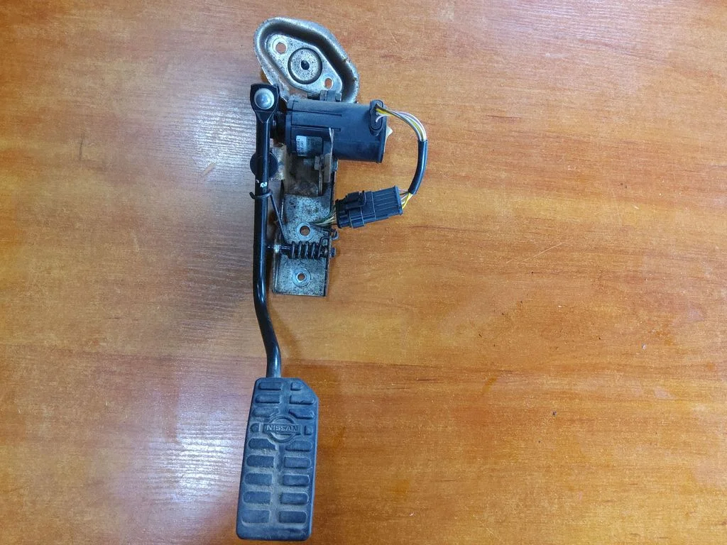 Accelerator throttle pedal 0281002425