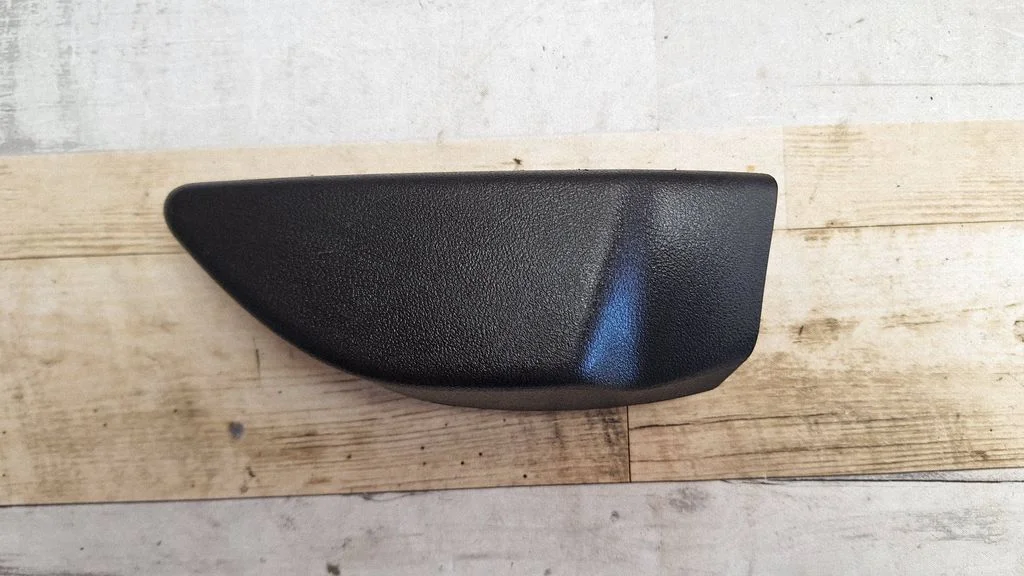 Spoguļa plastmasas apdare 7356051330