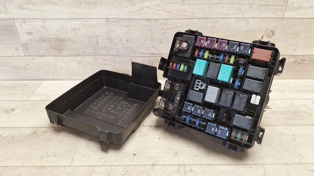 Fuse box set