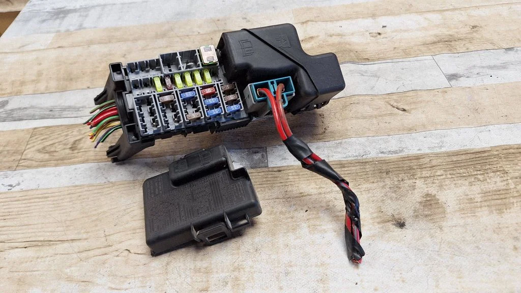 Fuse box set DPN13800159HWB