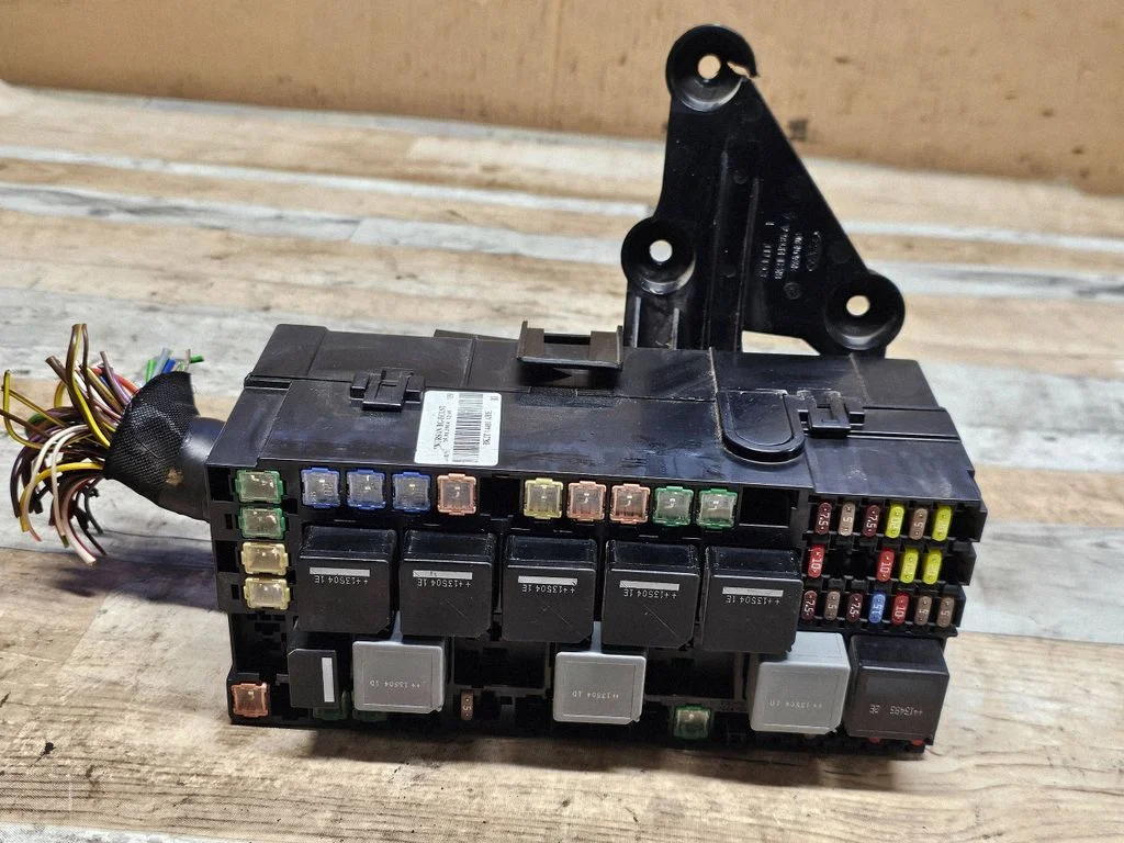 Fuse box set 71547483