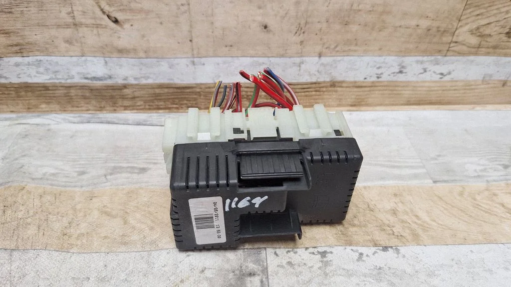 Fuse box set 6G9T14C507AB