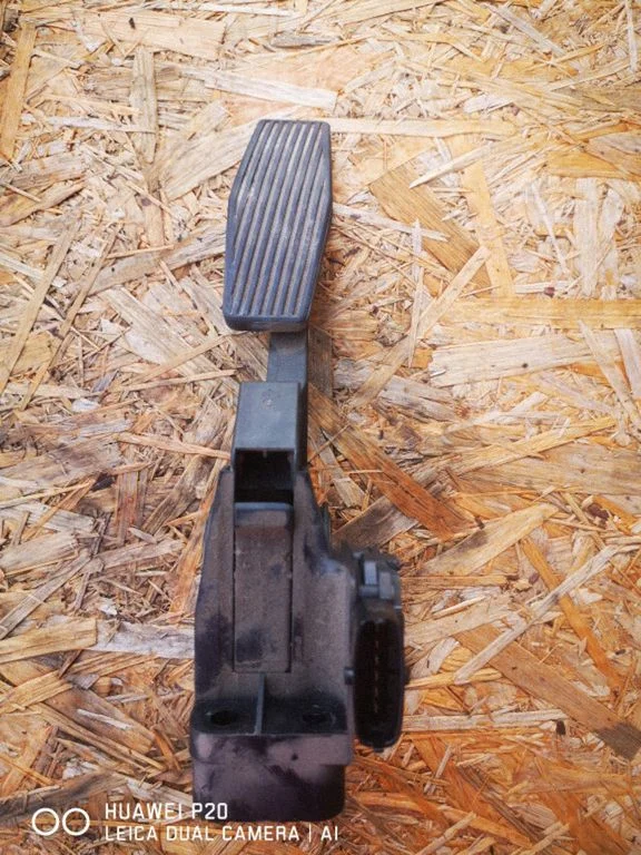 Accelerator throttle pedal 09128851