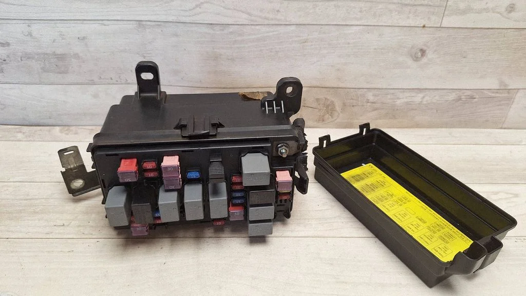 Fuse box set 96651053