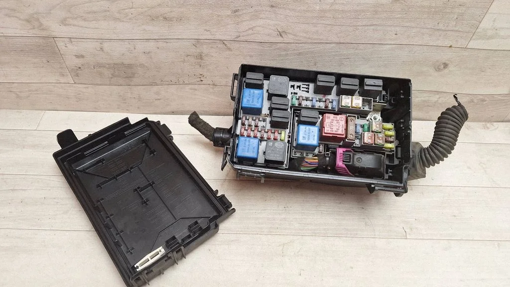 Fuse box set – Opel Corsa D (2006-2014)
