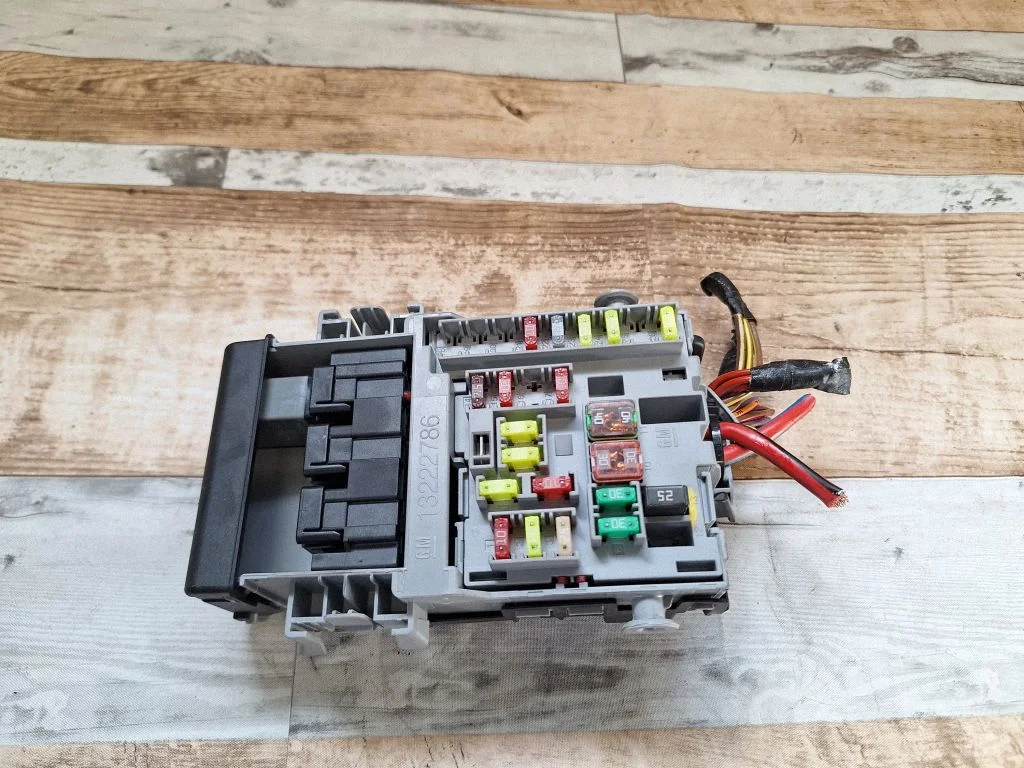 Fuse box set – Opel Insignia A (2008-2017)