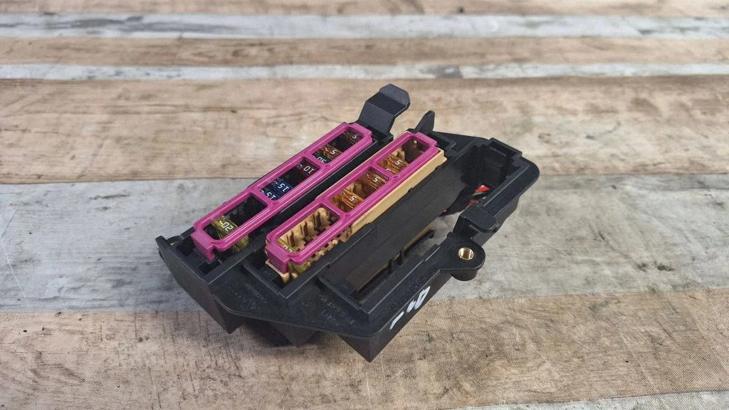 Fuse box set 4F1971845A