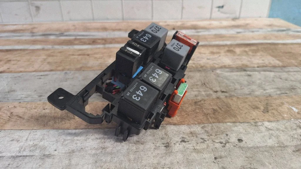 Fuse box set 4F0937503