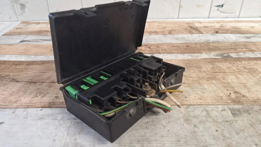 Fuse box set