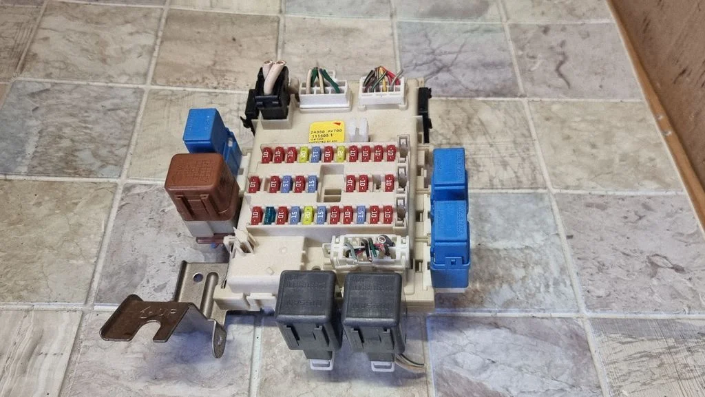 Fuse box set – Nissan Primera (2002-2007)