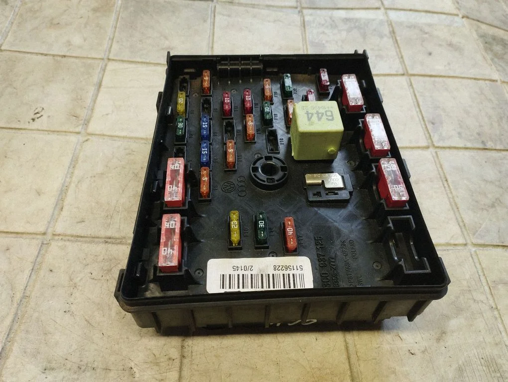 Fuse box set 3C0937125