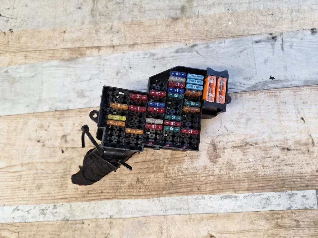 Fuse box set 7L0941824A
